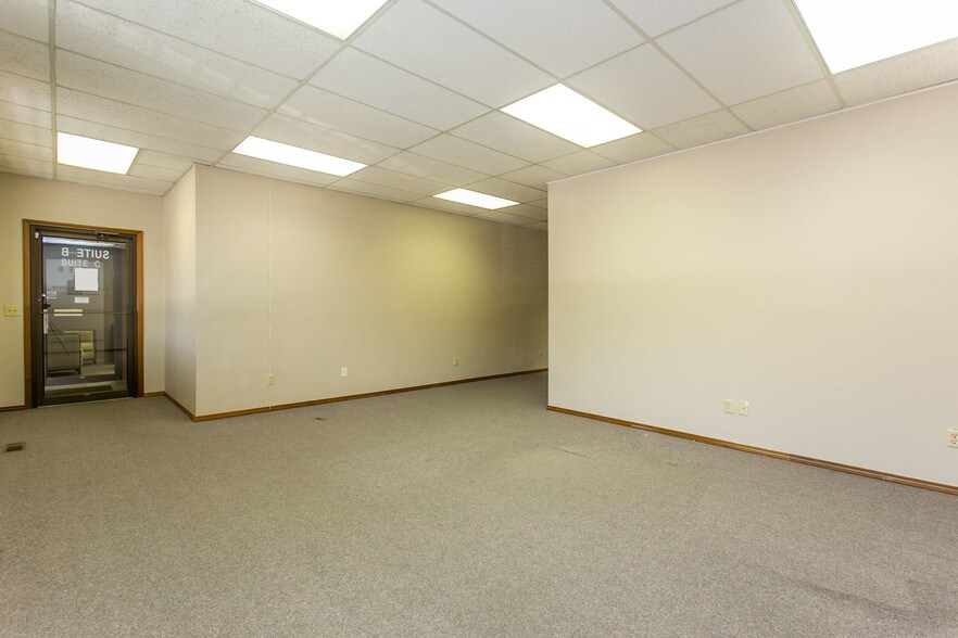 More Photos Of 100 N Fruitland St, Kennewick Office For Lease