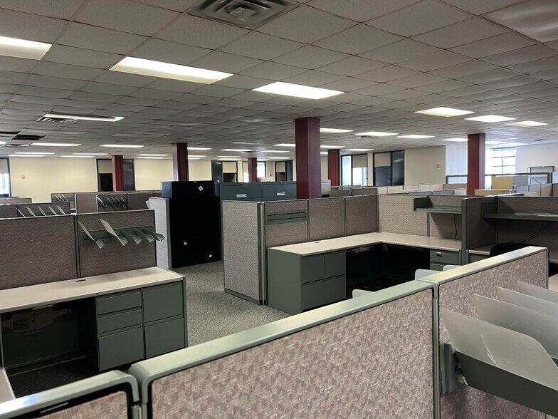 More Photos Of 2640 Canal St, New Orleans Office For Sale