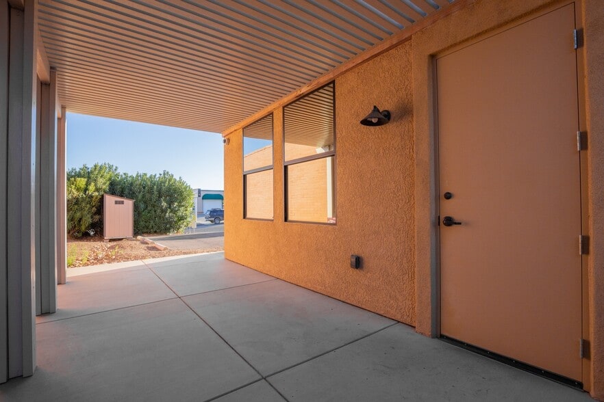 More Photos Of 261 W Duval Rd, Green Valley Medical For Sale