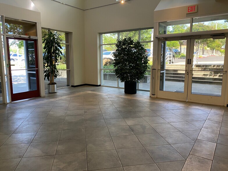 More Photos Of 555 Mason St, Vacaville Office For Lease