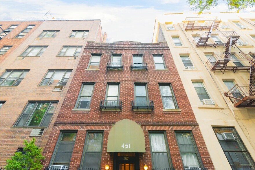 More Photos Of 451 W 43rd St, New York Multifamily For Sale