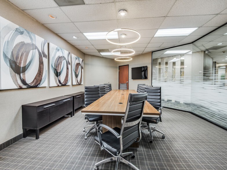 More Photos Of 1705 W Northwest Hwy, Grapevine Unknown For Lease