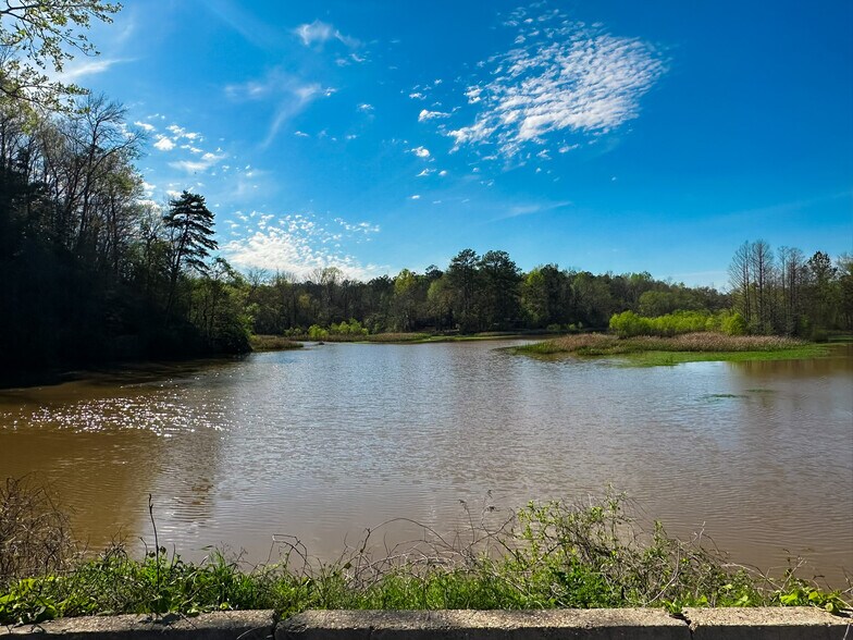 More Photos Of 1010 N Eufaula Ave, Eufaula Hotel For Sale