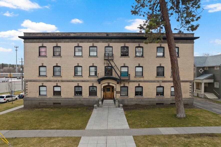 Primary Photo Of 1905 W 2nd Ave, Spokane Apartments For Sale