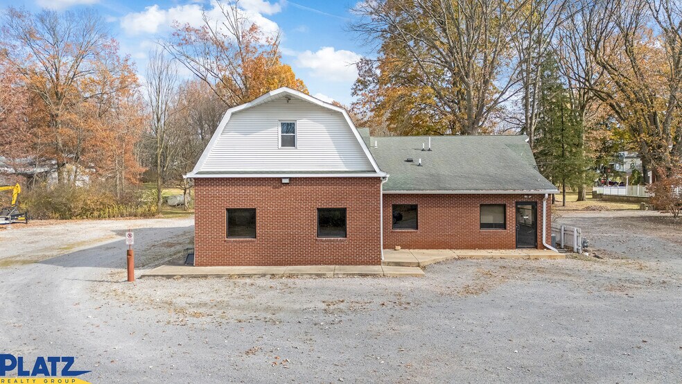 More Photos Of 170 Duquesne St, Columbiana Storefront Retail Office For Lease