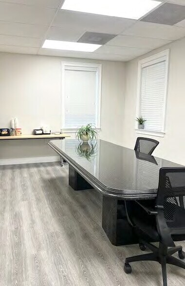 More Photos Of 12853 Banyan Creek Dr, Fort Myers Business Park For Lease