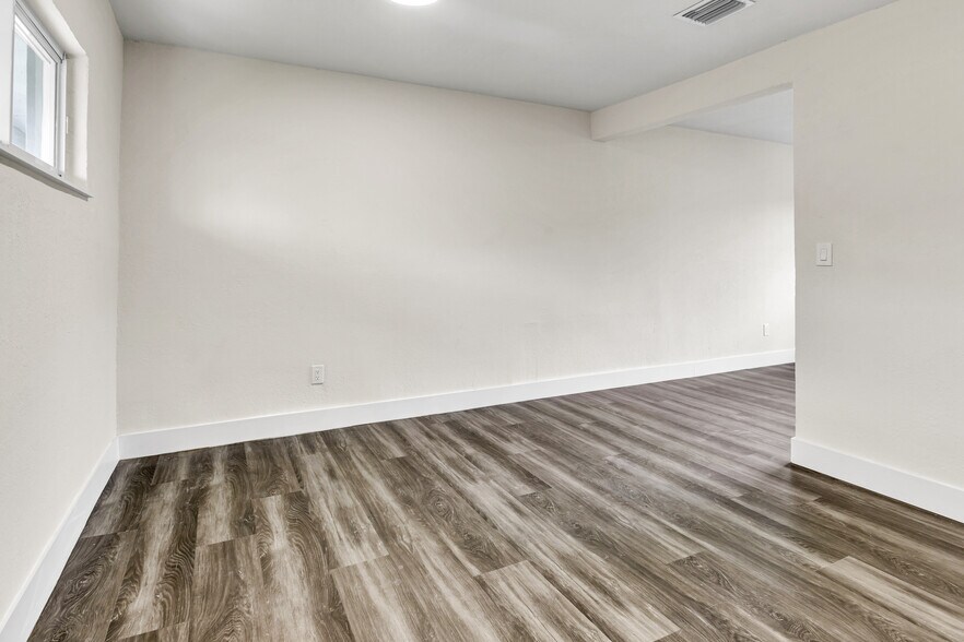 More Photos Of 1430 NW 2nd Ave, Florida City Apartments For Sale