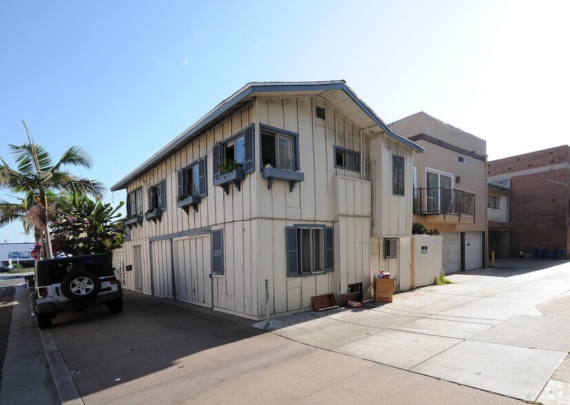 More Photos Of 701 E Balboa Blvd, Newport Beach Storefront Retail Residential For Lease