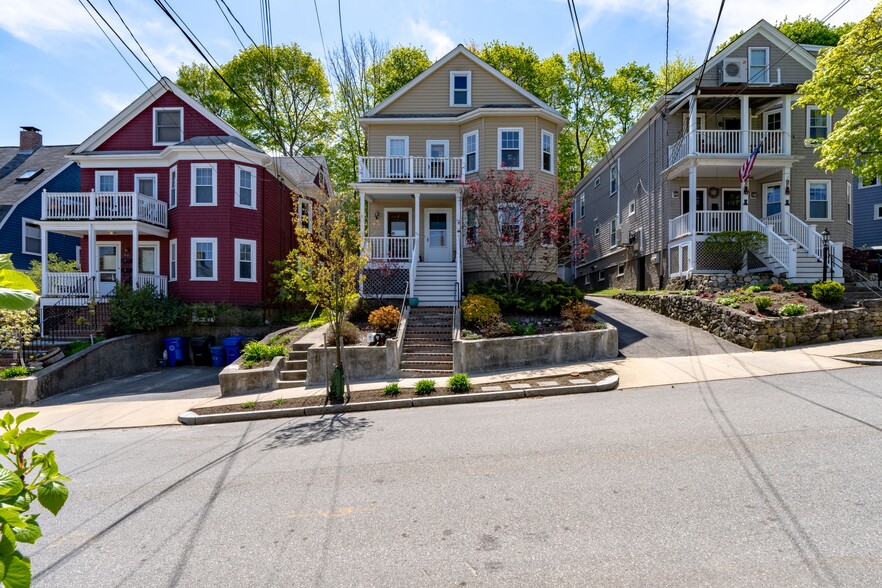 More Photos Of 40 Tanager St, Arlington Apartments For Sale