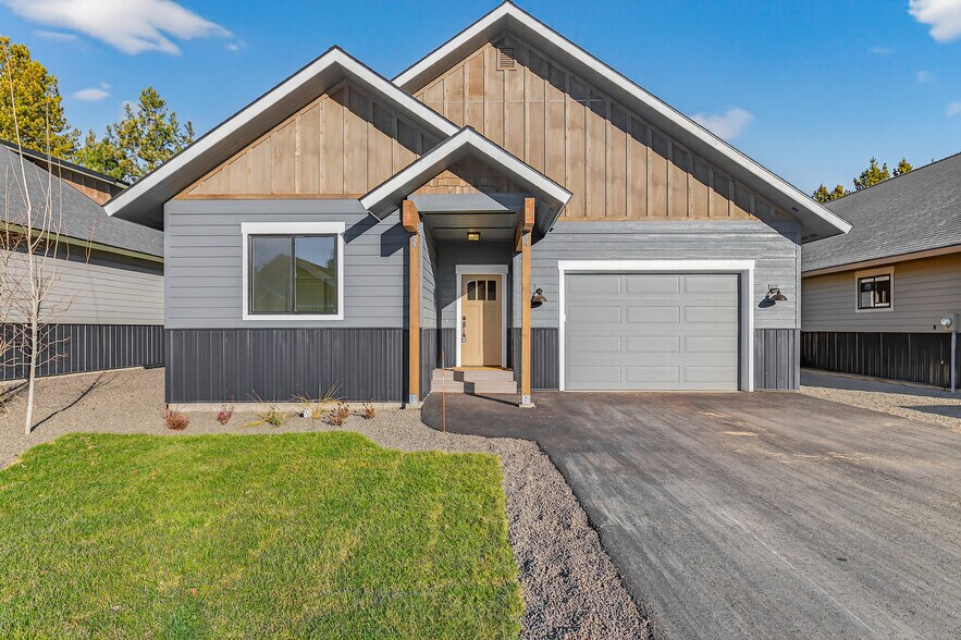 More Photos Of 101, 103, 105 Bighorn Court, Mccall Specialty For Sale