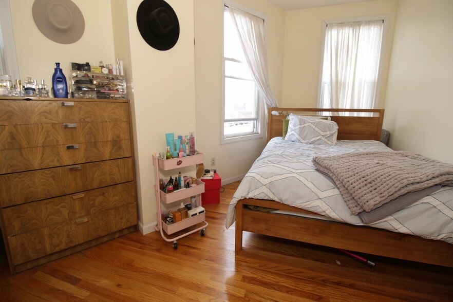 More Photos Of 201 Hackensack Plank Rd, Weehawken Restaurant For Sale