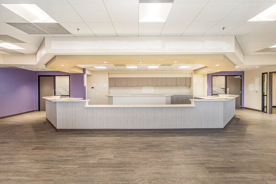 More Photos Of 2800-2826 W Sugar Creek Rd, Charlotte General Retail For Lease