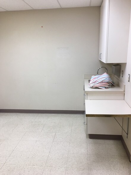 More Photos Of 20311 Lappans Rd, Boonsboro Medical For Sale