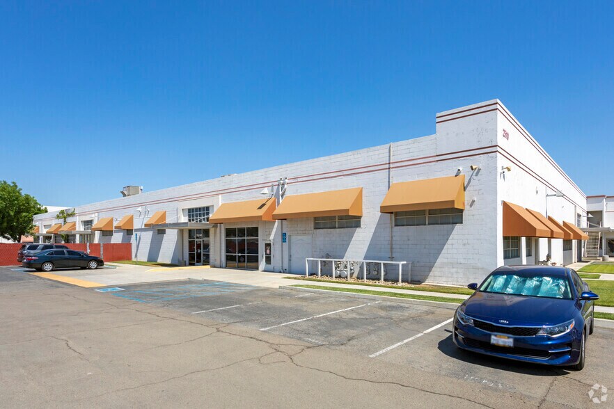 More Photos Of 2510-2550 S East Ave, Fresno Warehouse For Lease