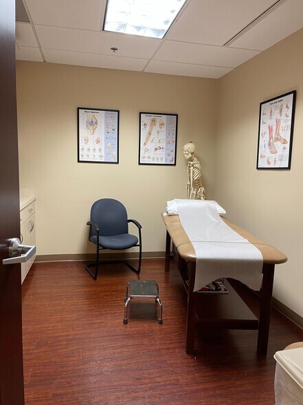 More Photos Of 8230 Boone Blvd, Vienna Office For Sale