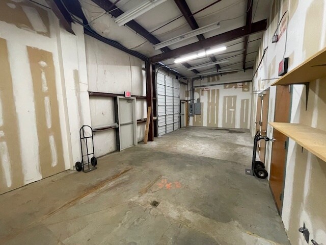 More Photos Of 5621 Departure Dr, Raleigh Light Distribution For Sale
