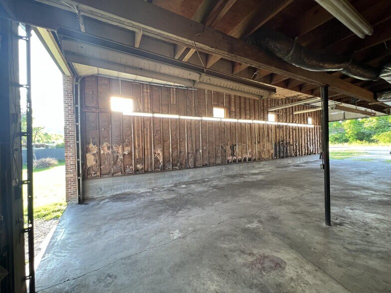 More Photos Of 4660 Mary Ingles Highway, Silver Grove Police Fire Station For Sale