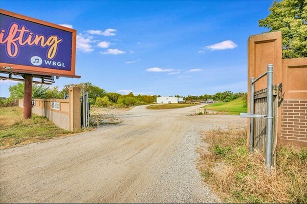 More Photos Of 3612 W Bloomington Rd, Champaign Truck Terminal For Sale