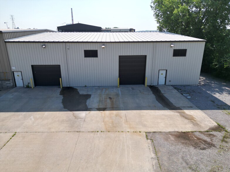 More Photos Of 7501 E Front St, Kansas City Warehouse For Sale