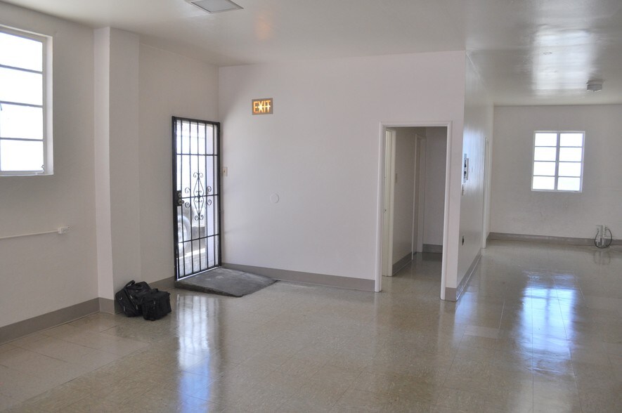 More Photos Of 1842 23rd St, San Pablo Loft Creative Space For Sale