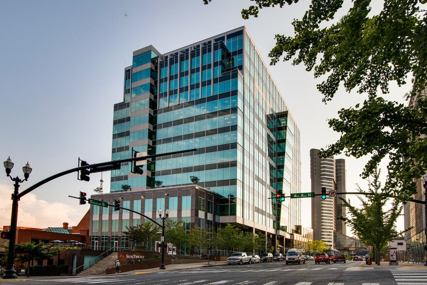 More Photos Of 401 Commerce St, Nashville Office For Sale