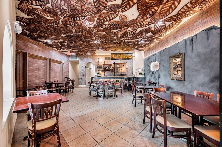 More Photos Of 223 Valencia Ave, Coral Gables Restaurant For Lease
