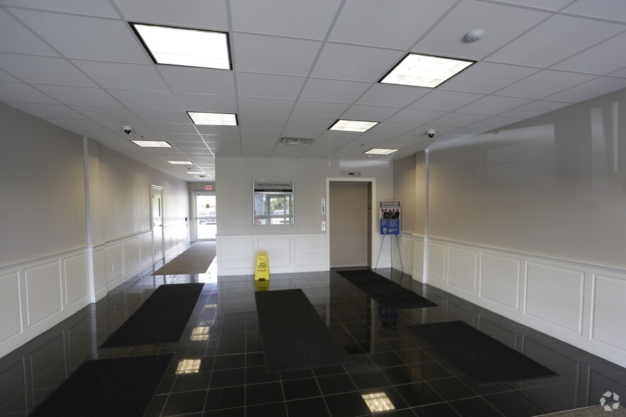 More Photos Of 380R Merrimack St, Methuen Medical For Lease