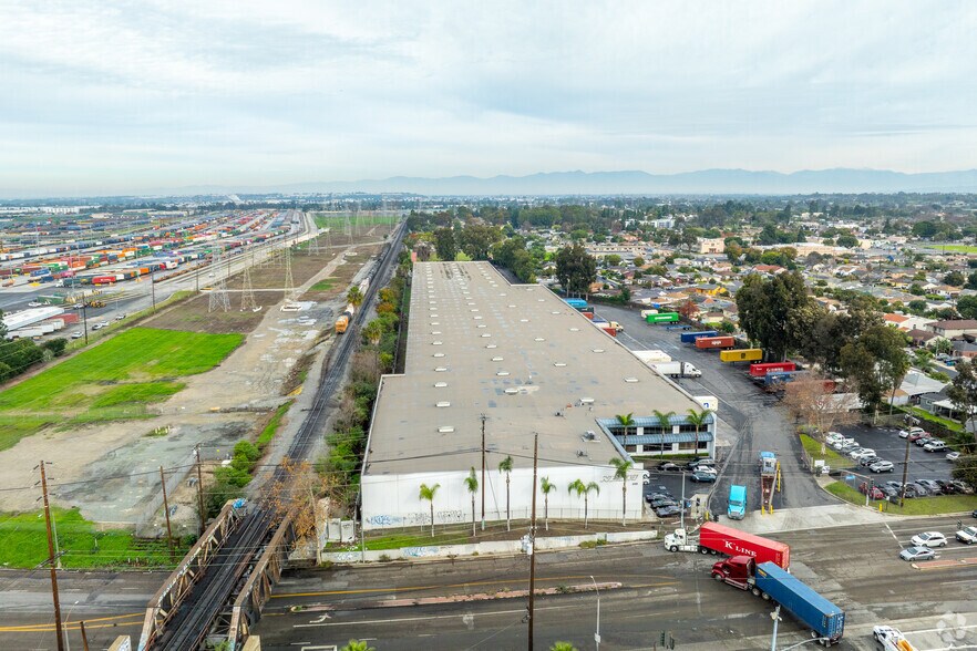 More Photos Of 2131 W Willow St, Long Beach Warehouse For Lease