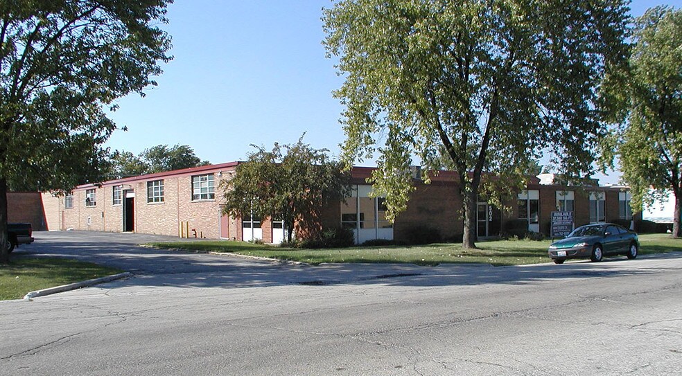 Primary Photo Of 502 Vista Ave, Addison Warehouse For Lease
