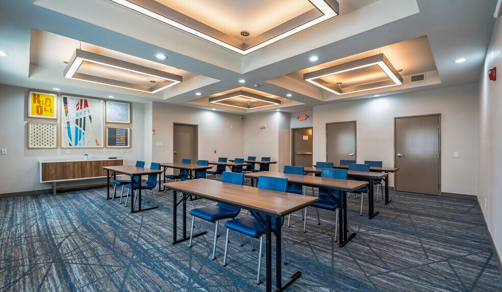 More Photos Of 46300 Interstate 10, Winnie Hotel For Sale