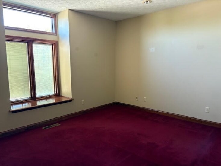 More Photos Of 1081 N University Blvd, Middletown Office For Lease