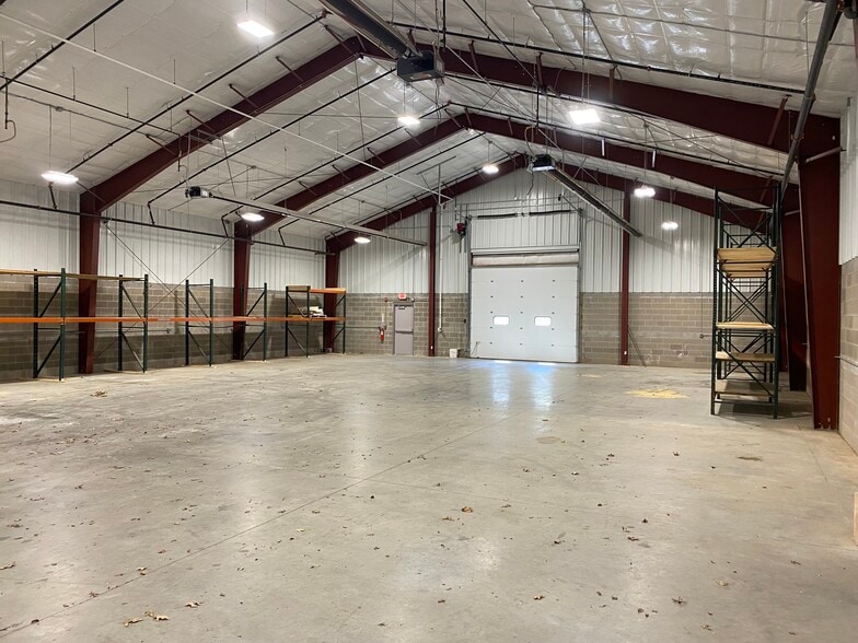 Primary Photo Of 135 Fedex Way, Rochester Light Distribution For Lease