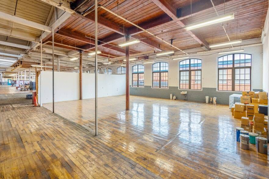 More Photos Of 1 Westinghouse Plz, Hyde Park Warehouse For Sale