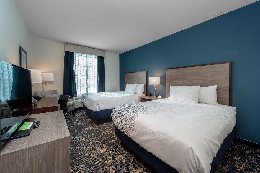 More Photos Of 215 Anastasia Blvd, Saint Augustine Hotel For Sale