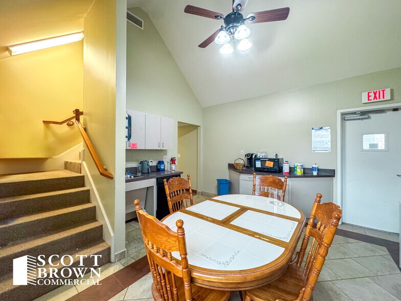 More Photos Of 3303 Colorado Blvd, Denton Medical For Lease