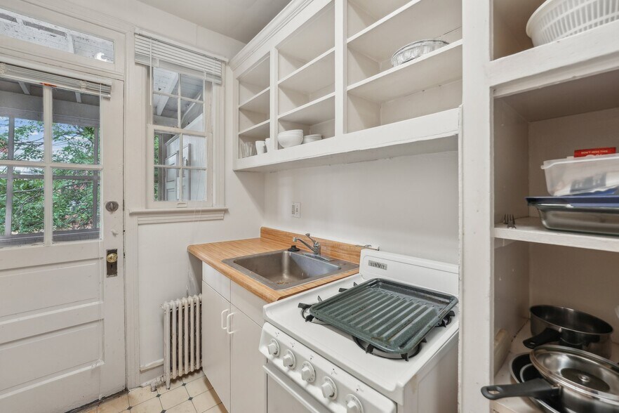 More Photos Of 3925 W St Nw, Washington Multifamily For Sale