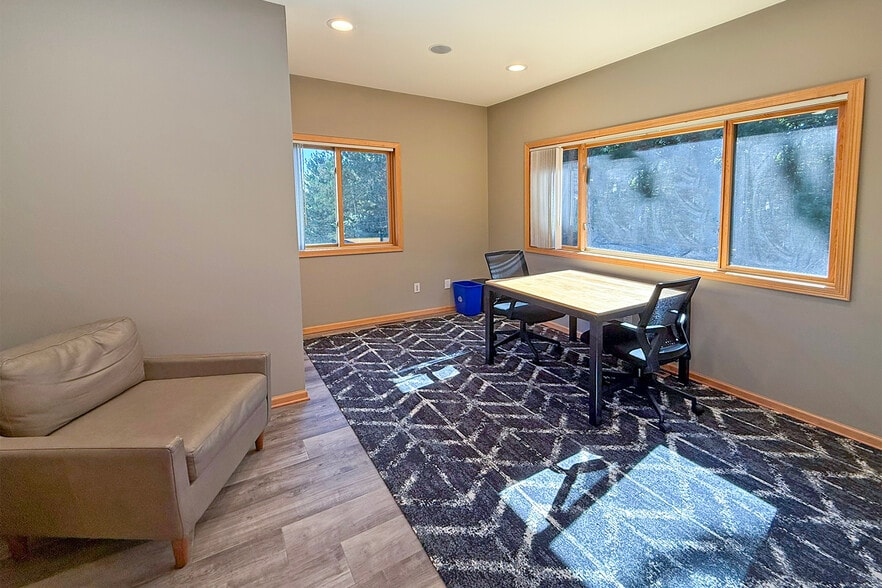 More Photos Of 5770 Blackshire Path, Inver Grove Heights Office For Sale