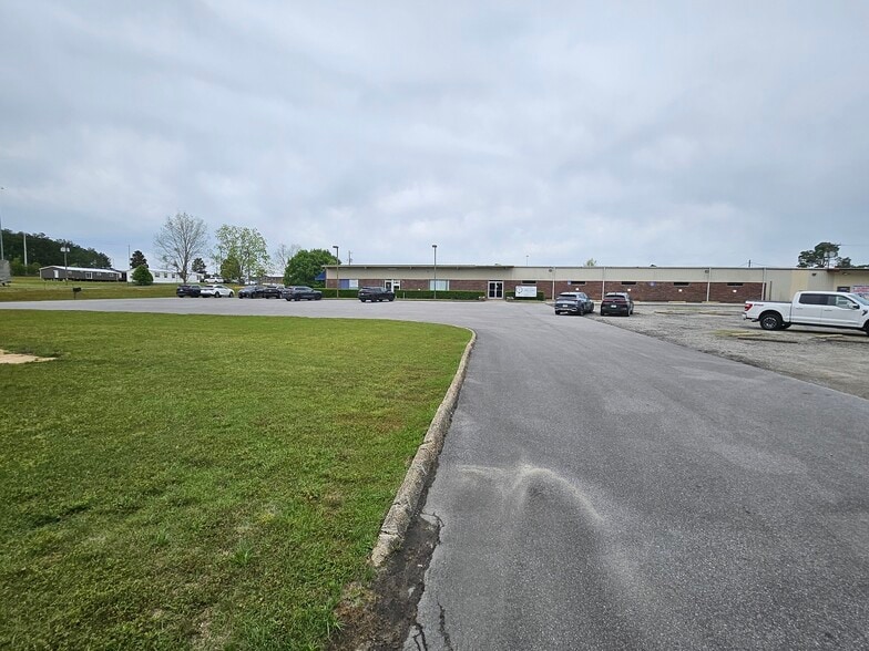 Primary Photo Of 495 Saint Johns Rd, Bonifay Office For Sale