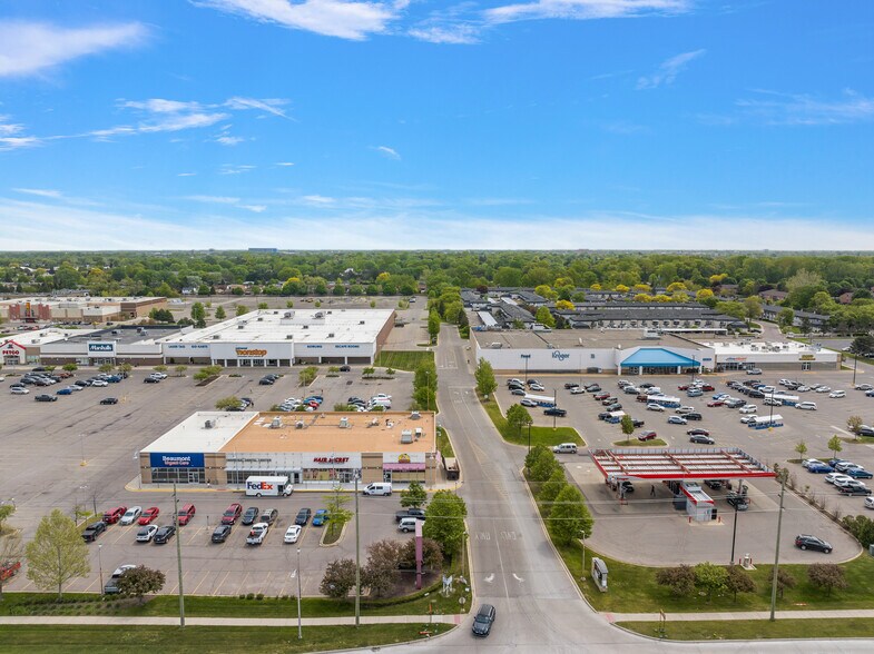 More Photos Of 28200-28250 Dequindre Rd, Warren Supermarket For Sale