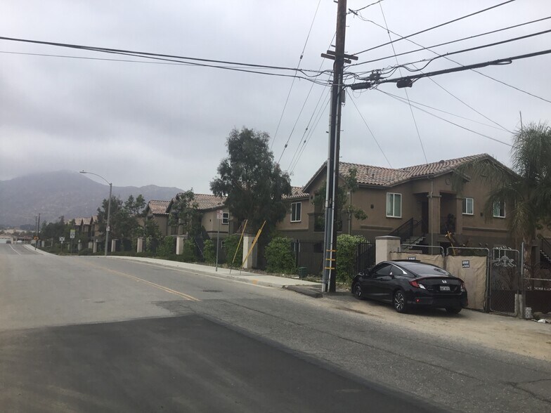 More Photos Of 13129 Edgemont St, Moreno Valley Specialty For Sale