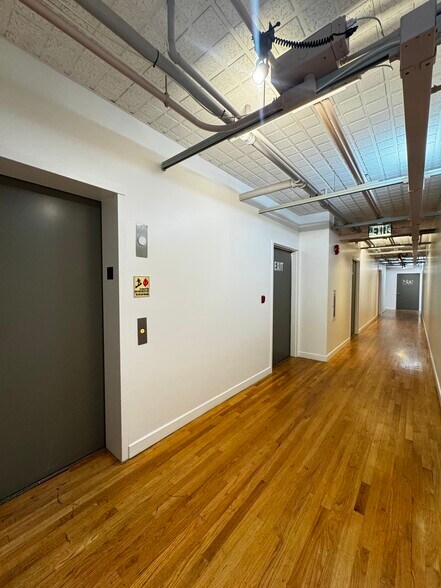 More Photos Of 2110 Main St, Santa Monica Loft Creative Space For Lease