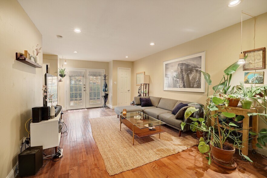 More Photos Of 1911 Lightsey Rd, Austin Apartments For Sale