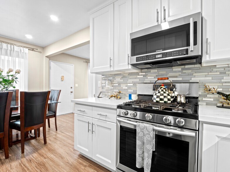 More Photos Of 350 W Wilson Ave, Glendale Apartments For Sale