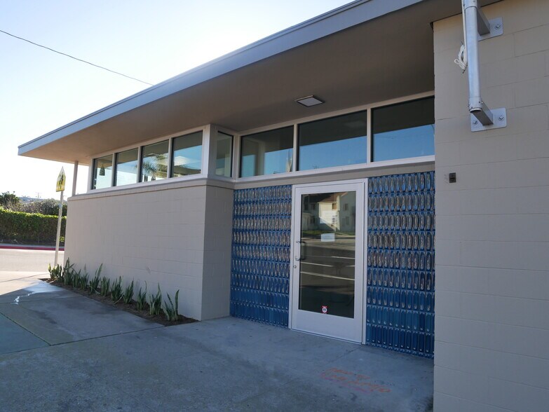 Primary Photo Of 1094 E Main St, Ventura Office For Sale