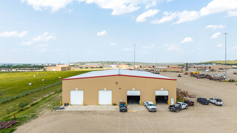 More Photos Of 611 37th Ave SE, Williston Warehouse For Sale