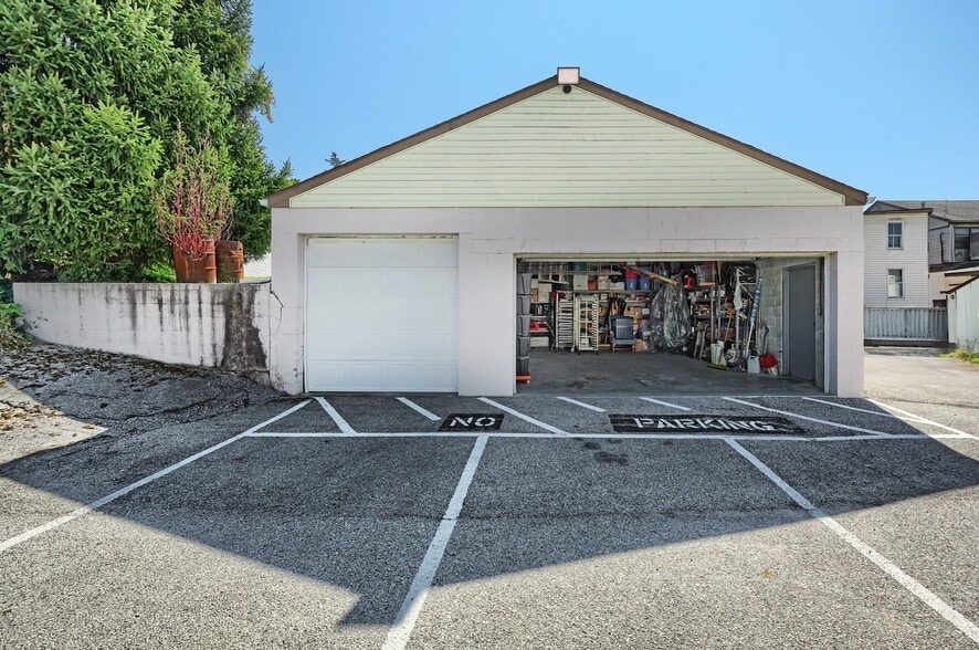 More Photos Of 1 Cherry St, Seven Valleys Storefront Retail Residential For Sale