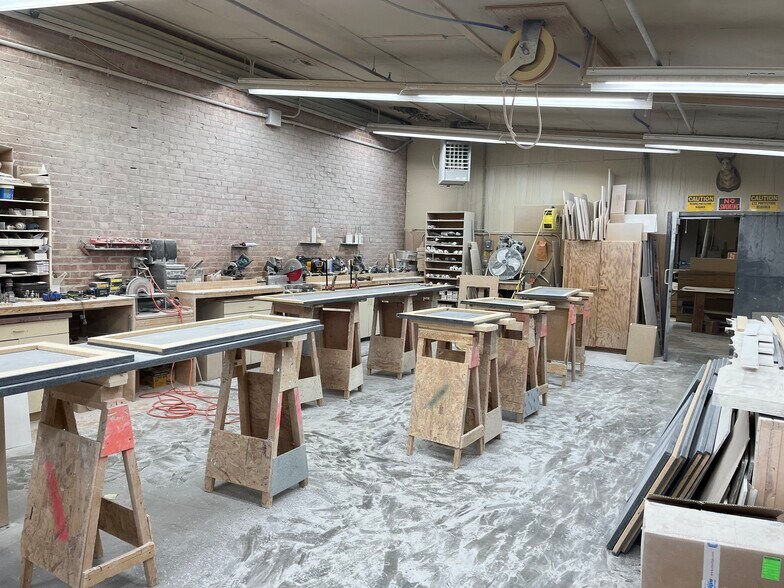 More Photos Of 1627 Dickie Rd, Billings Manufacturing For Lease