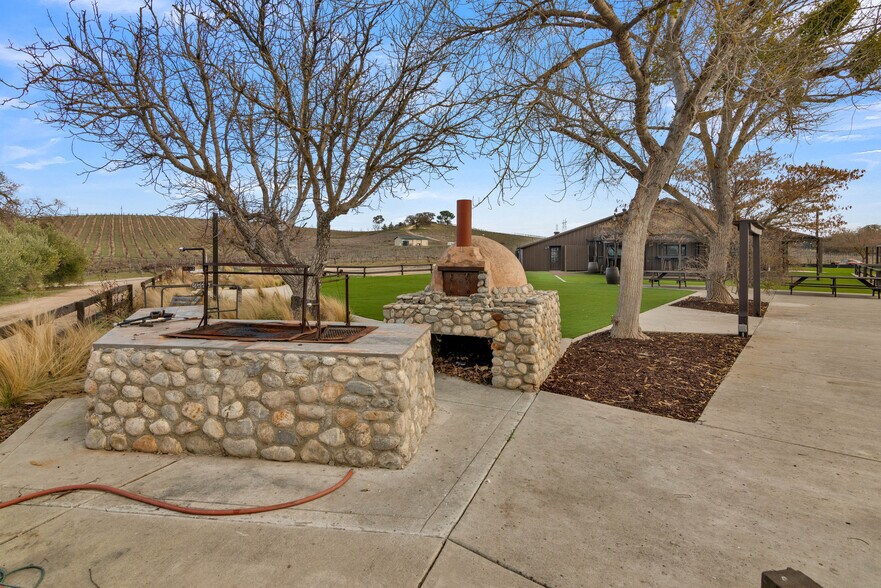 More Photos Of 4295 Union Rd, Paso Robles Winery Vineyard For Sale