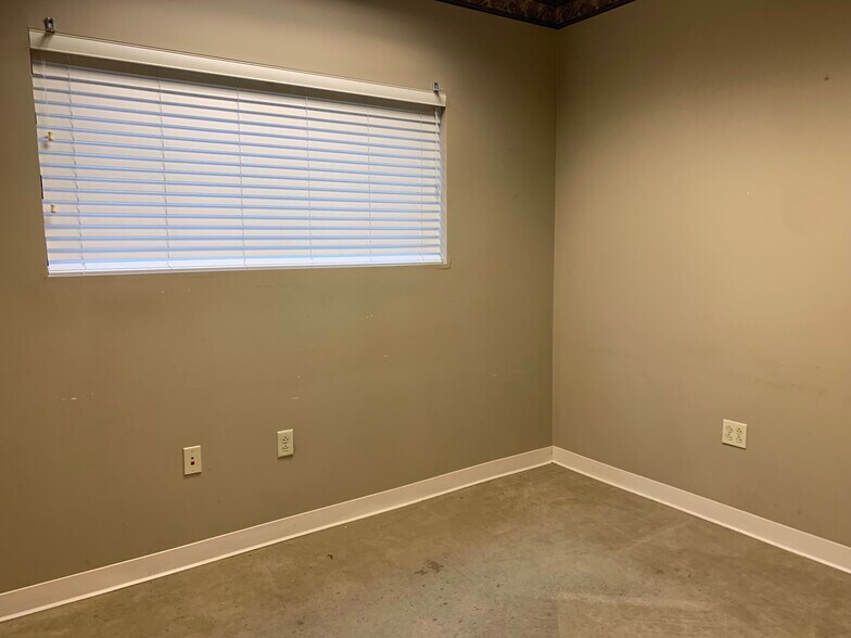 More Photos Of 5022 Old Godsey Ln, Hixson Medical For Lease