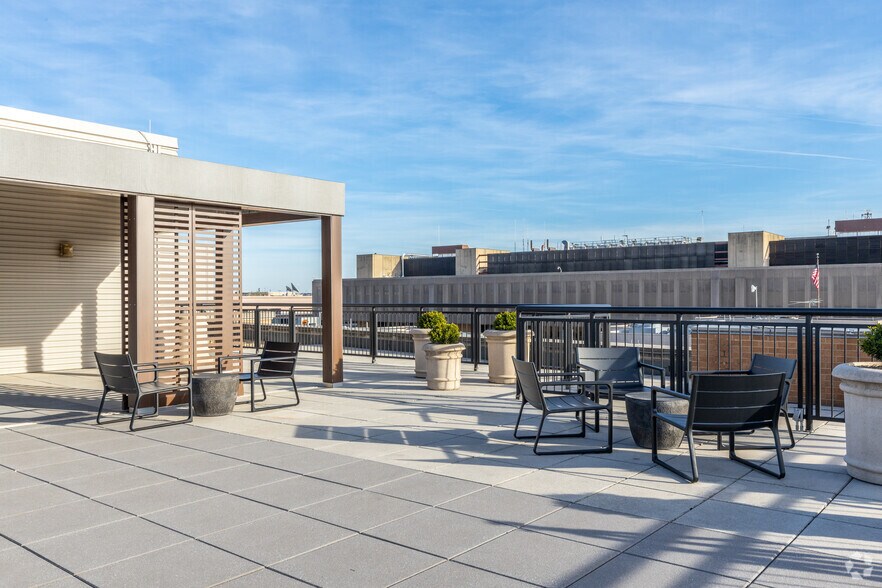 More Photos Of 950 F St NW, Washington Office For Lease